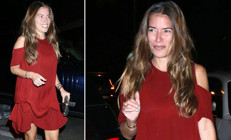 Ömür boyu tek eşliliğe zerre kadar inanmıyor... Yuvalar yıka yıka milyoner oldu... Tüm dünyaya nam saldı