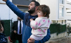 Baba ile 14 aylık bebeğinin darbedildiği olayda şüphelilerden pes dedirten ifade: Çocuğu fark etmedim