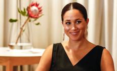 Bakalım bu sözlere nasıl dayanacak: Kocana bile rol yapıyorsun... Kendine ait bir kişiliğin bile yok