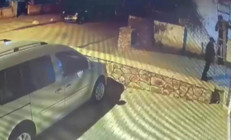 Kadıköyde dehşet Merdivenle eve girdiler, evdekilerin ellerini ve ayaklarını bağlayıp altınları çaldılar