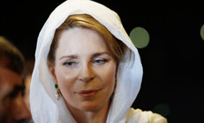 Benim oğlum bir gün kral olacak diye büyütmüştü... Şimdi mavi gözlerinin ışığı söndü: Lütfen bırakın onu, savunmasız kaldı