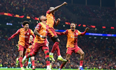 Devler Ligine Galatasaray damgası Osimhen, Mbappeyi geçti