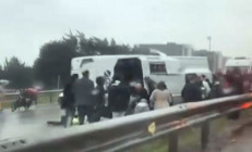E-5te midibüs devrildi 1 ölü 9 yaralı