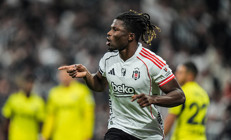 Beşiktaşa El Bilal Toure’den kötü haber