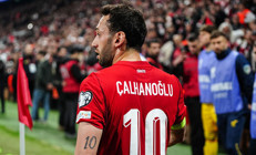 Hakan Çalhanoğlundan milli efsanelere çağrı: Amerikaya onlarla gitmek istiyorum
