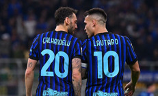 Hakan Çalhanoğlunun gol attığı maçta Inter, Romayı 5 golle geçti