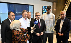 Yayman, sanatçı İbrahim Tatlısesi hastanede ziyaret etti