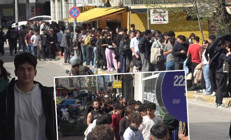 Sosyal medyada görüp sabah saat 06.00da beklemeye başladılar: Her şey 200 liradan satılıyor