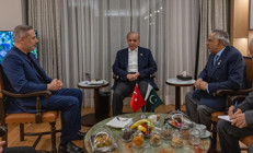 Dışişleri Bakanı Hakan Fidan, Pakistan Başbakanı Şerif ile görüştü