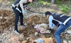 Pendikte operasyon: Toprak altındaki depoda binlerce silah parçası bulundu 4 şüpheli gözaltında