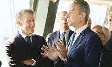 Fransa’dan Macron geldi... Atina’da bayram havası