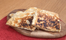 Milföyden gözleme nasıl yapılır Pratik milföy gözleme için videolu tarifi ve püf noktaları