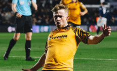 Hull City Premier Lig için finalde