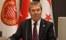 KKTC Başbakanı Üstelden Türkiyeyi hedef alan GKRY lideri Hristodulidise sert tepki