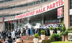 CHP Genel Merkezi’nde polisle tahliye