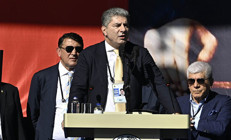 Hakan Safi: Aziz Yıldırımı tebrik ederim