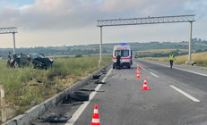 Tekirdağda iki otomobil çarpıştı 8i düzensiz göçmen 10 kişi yaralandı