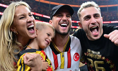 Galatasarayda Mertens sürprizi Okan Buruk istedi