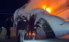 ABDde küçük uçak otoyola düştü: 1 ölü