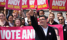 İngilterede başbakanlığın en büyük adayı: Kuzeyin kralı Andy Burnham