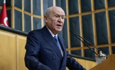 Hangi akılla bize ayar çekiyorlar Herkes ayağını denk alacak, haddini bilecek Hangi akılla bize ayar çekiyorlar Herkes ayağını denk alacak, haddini bilecek
