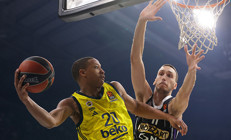 Fenerbahçe Beko, Devon Hall ile yollarını ayırdı
