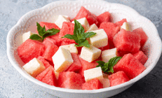 Peynirli karpuz salatası tarifi