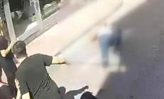 Kasımpaşa’da kız çocuğuna taciz iddiası 60 yaşındaki şüpheli 3 yerinden bıçaklandı