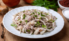 Sumaklı soğan salatası tarifi