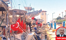 Yunan adaları Türk bayraklarıyla doldu