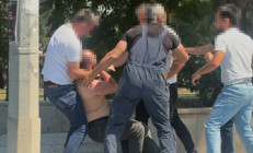 Düzcede AVM önündeki darp anı kamerada: 4 şüpheli gözaltına alındı