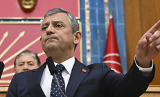 Son dakika... Özgür Özelden veda konuşması: Vakti gelmiş bir vedanın hüznünü taşıyorum Yeni partiyi kuruyoruz