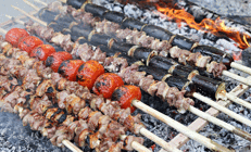 Fındık dalından yapılan şişlerde pişiyor: Muhat kebabı