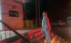 Bakırköyde parkta uygunsuz davranışlarda bulunan 2 kişi yakalandı