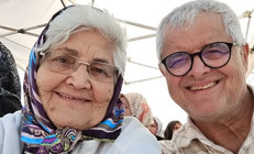 Bir dönem Türkiyenin en yakışıklılarından biriydi... Ne kadar ünlü olursa olsun o hâlâ köy çocuğu, hâlâ annesinin vefalı oğlu