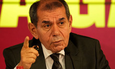 Galatasarayda transfer isyanı Taraftar ayağa kalktı