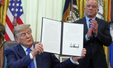 Beyaz Saray’dan olağan dışı kararname Bilim dünyası şokta... Trump şimdi de çocukluk çağı aşılarını hedef aldı