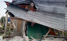 Endonezyada 7.7lik deprem: Tsunami uyarıları peş peşe geldi