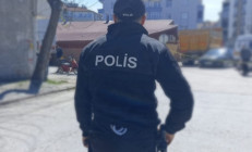 Gaziosmanpaşada sıcak saatler Eski eşini vurdu, iş yerine girip başına silah dayadı