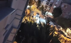 Bayrampaşada kafeye otomobilden silahlı saldırı: 3 müşteri yaralandı