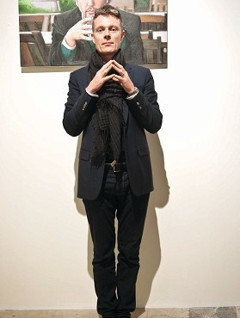 En seksi sanat eleştirmeni Tim Marlow