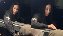 Ünlü şarkıcı 80, erkek arkadaşı 40 yaşında… Yakınları çok endişeli… ‘Ona ayak uydurmak için kendini paralıyor’