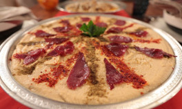 Pastırmalı humus tarifi