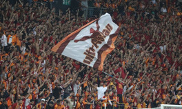 Galatasaray - Fenerbahçe derbisinde seyirci rekoru kırıldı