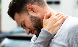 Boyun ağrısına ne iyi gelir Boyun ağrısı nasıl geçer ve nedenleri