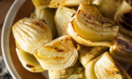 Pişmiş soğan salatası tarifi