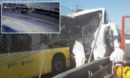 Avcılarda iki metrobüs çarpıştı O anlar kamerada