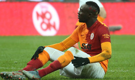 Galatasarayda Mbaye Diagne gidiyor, Yedlin geliyor