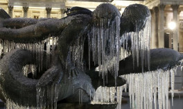 Son 10 yılın en soğuk gecesi: Heykeller bile dondu