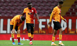 Galatasaray defansı hallaç pamuğu gibi...